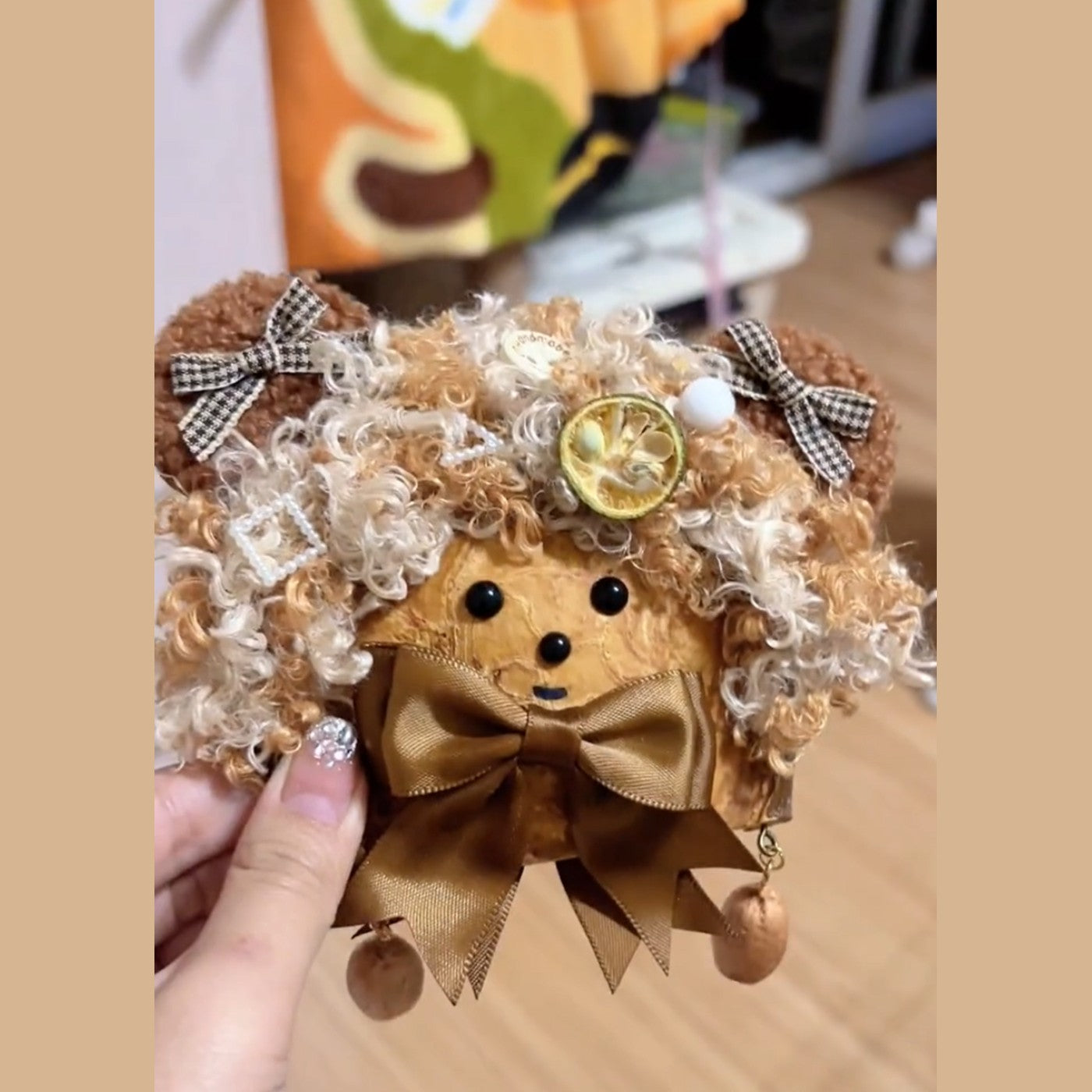 Pod Baby – Pudelwelpe mit Fliege