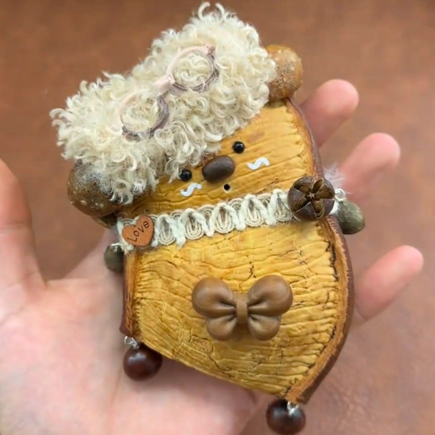 Curly-Hair Pod Baby – Love Bow Bear