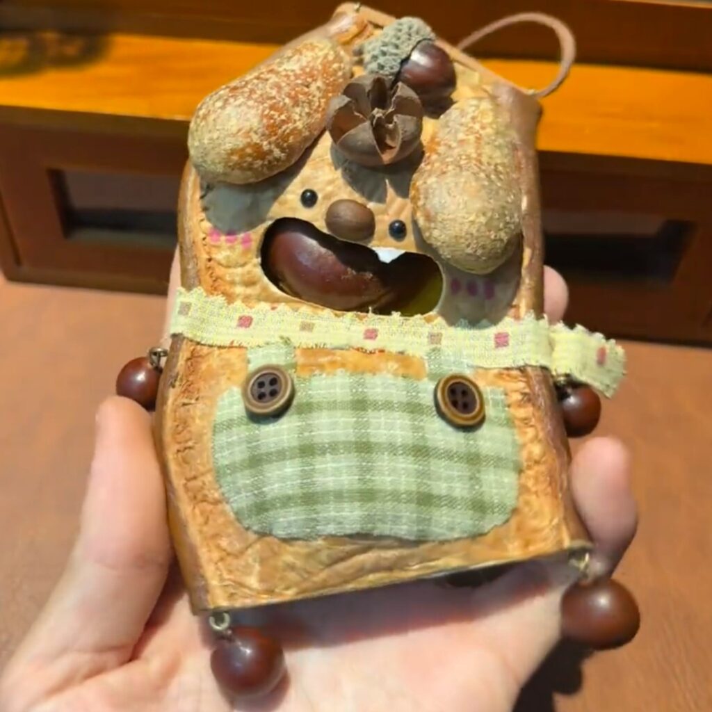 Open-Mouth Pod Doll – Plaid Pocket Puppy