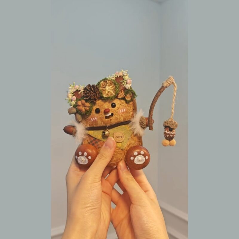 Pod Baby a bocca aperta - Orsetto pescatore di ghiande