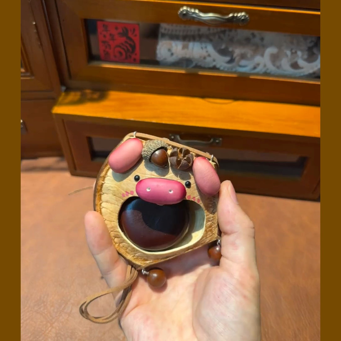 Open-Mouth Pod Baby – Acorn Piglet