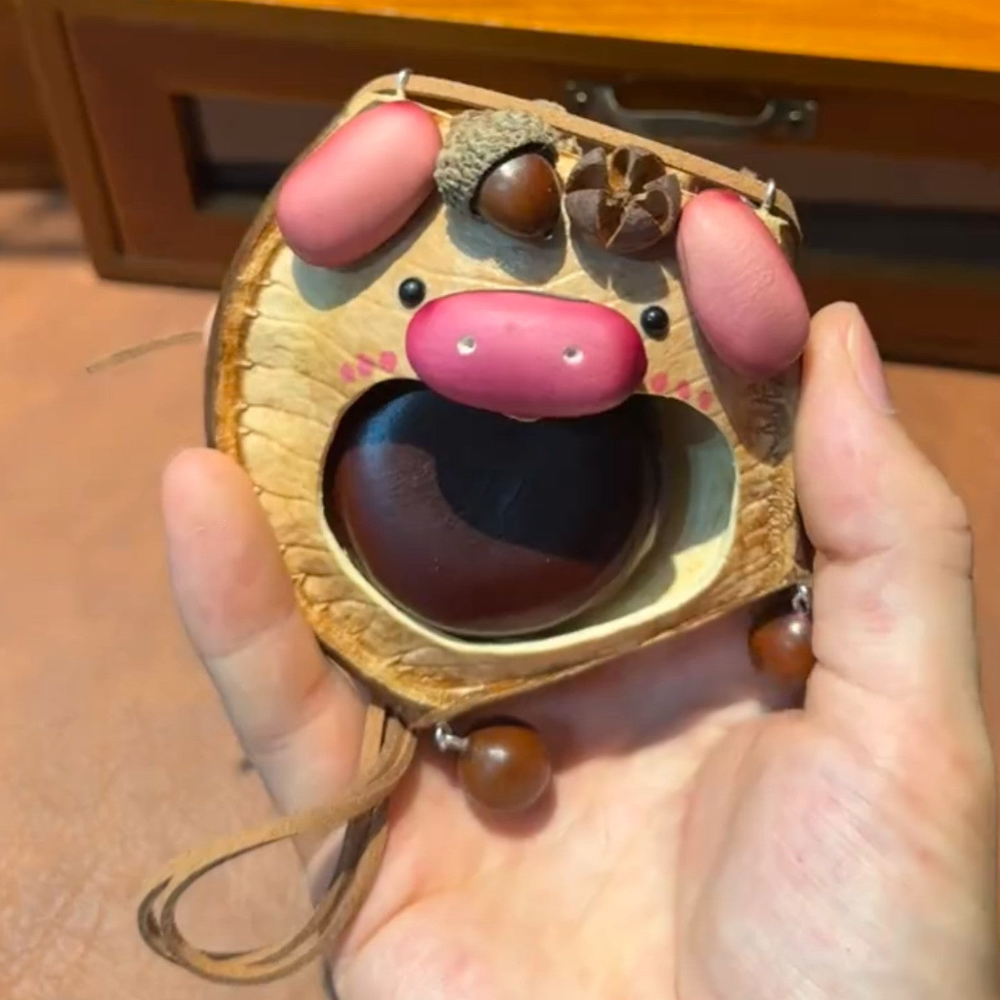 Open-Mouth Pod Baby – Eichelferkel