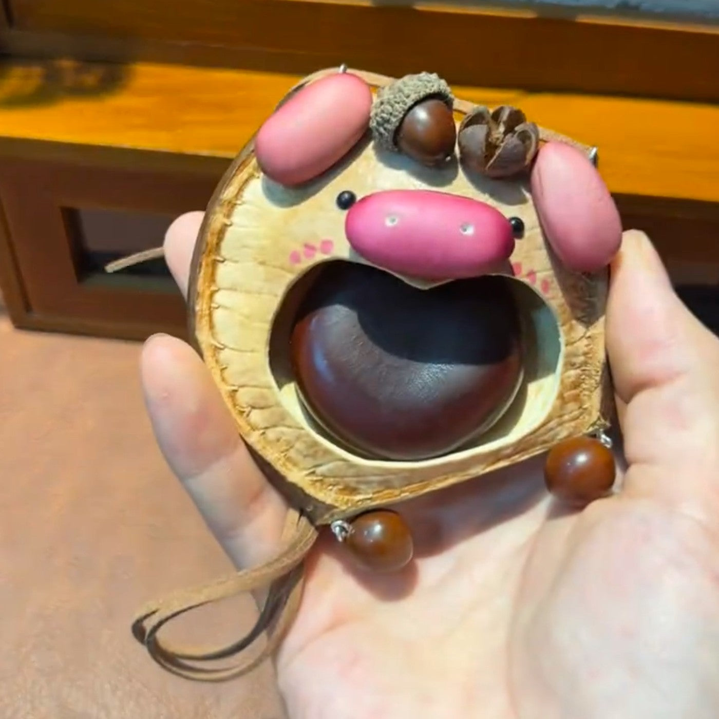 Open-Mouth Pod Baby – Eichelferkel